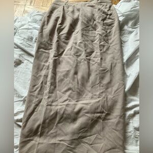 Ellen Tracy Classic Beige Pencil Skirt